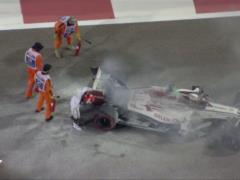 The Formula 1 driver s car caught fire during a training session: the driver began to extinguish the flame