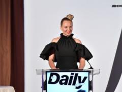 Sia заявила, что звезда  Трансформеров  Шайя ЛаБаф обманом затащил ее в постель