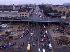 На Шулявском мосту в Киеве падают столбы. Полиция просит водителей быть внимательнее