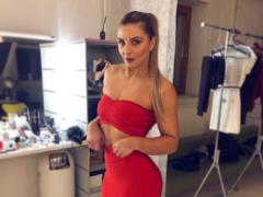 Лицом на канвас: сексуальная прима женского бокса брутально нокаутировала соперницу