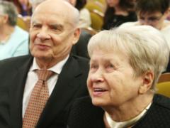 Пахмутова и Добронравов госпитализированы с коронавирусом