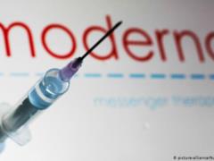 В США медработник испортил 500 доз вакцины от коронавируса