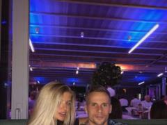 Легионер  Динамо  в Новый год сделал предложение красавице-украинке: романтические фото