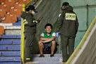 Футболисты подрались с болельщиками в матче чемпионата Боливии