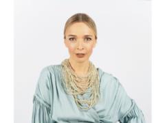 Василиса Фролова на последних месяцах беременности показала большой живот в купальнике