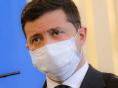 Зеленский поручил правоохранителям проверить информацию о ввозе контрабандой вакцины от COVID-19