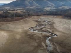 In the annexed Crimea, the reservoir near Simferopol has dried up
