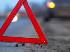 Под Львовом легковой автомобиль столкнулся с грузовиком, один человек погиб