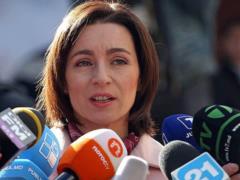 Президент Молдовы отправилась с визитом в Украину на авто