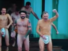 56-летний Олег Скрипка полностью обнажился в мороз
