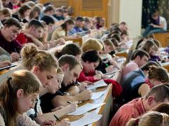 The Minister of Education proposes to resume full-time classes for students from January 24