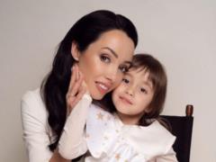 Екатерина Кухар умилила снимками подросшей дочери:  Красавица — вся в маму 