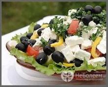 Названы продукты, которые спасут от переедания