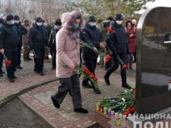 В Мариуполе почтили память жертв обстрела микрорайона  Восточный 