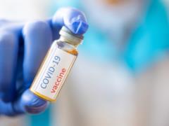 Украина ожидает первую партию вакцины против COVID-19, - Шмыгаль