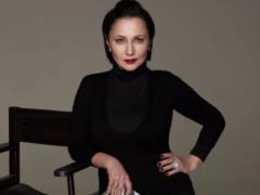 Олена Мозгова в міні-сукню повідомила, скільки кілограм хоче скинути