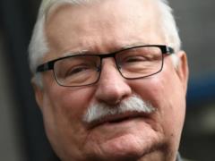 Пенсии не хватает: бывший президент Польши ищет работу