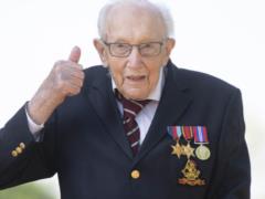 Veteran Thomas Moore, who raised more than ? 30m for doctors, dies at age 100