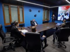 Зеленский пообещал полярникам с  Академика Вернадского  ледокол