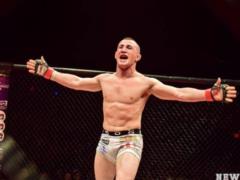 Реванш века: боец UFC жестоко отомстил проруби за разбитую голову