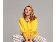 41-летняя Альбина Джанабаева показала, как выглядит без макияжа