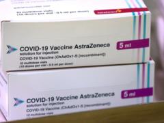 ВОЗ одобрила вакцину AstraZeneca для экстренного применения