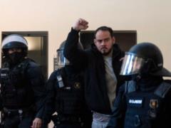 В Испании тысячи человек вышли на улицы в поддержку радикального рэпера