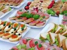 Диетологи рассказали, чем можно заменить бутерброды с колбасой