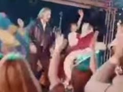 Потап, Винник, Горбунов, Позитив и Мейхер в клипе устроили  бешеный  праздник в кинотеатре