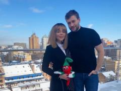 Алина Гросу и Роман Полянский обменялись кольцами с черным бриллиантом