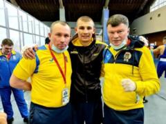 Эффектный нокаут: украинский боксер за минуту разбил соперника на соревнованиях в Болгарии