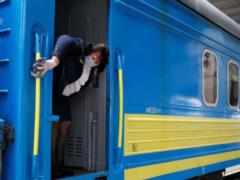 С пятницы прекращается продажа билетов на поезда в Прикарпатье