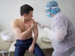 Владимир Зеленский сделал прививку от коронавируса