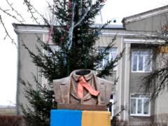 Police found vandals who cut off the head of Shevchenko s monument yesterday