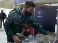 Месси и Бускетс проголосовали на выборах президента Барселоны