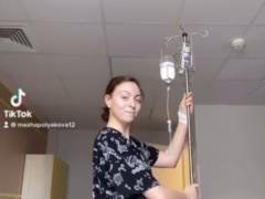 Olya Polyakova s daughter danced under a dropper in a hospital ward