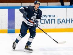 Трагедия на льду: в России умер 19-летний хоккеист, которому шайба попала в голову