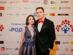 Ведущий ТСН Святослав Гринчук с женой-красавицей вышел в свет