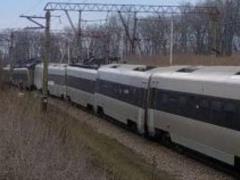Укрзализныця продолжает работы по поднятию вагонов поезда Интерсити