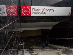 Пьяный в харьковском метро побил полицейского из-за просьбы надеть маску