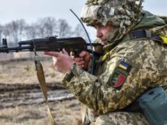 ООС: семь обстрелов и один раненый украинский боец