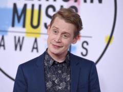 40-летний Маколей Калкин впервые стал отцом и назвал сына в честь погибшей сестры