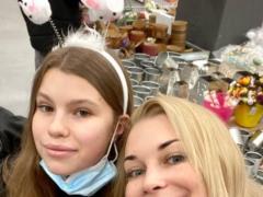 Лидия Таран показала, как с дочкой и мамой готовится к Пасхе