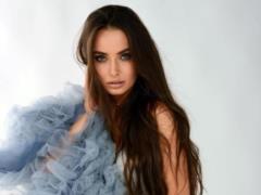 Стройная Ксения Мишина показала фигуру в купальнике