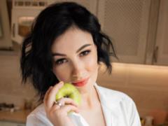 Anastasia Prikhodko made users laugh with family selfies with children