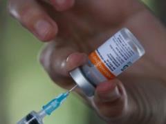 В Украине вчера прививки от  короны  делались только в трех областях
