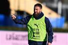 De Rossi may enter Mourinho s coaching staff in Roma
