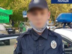 В Запорожье 17-летний юноша переоделся в полицейского и стал наводить порядок в городе
