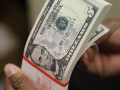 НБУ укрепил евро и ослабил доллар. Курсы валют на 17 мая 2021