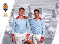 Shakhtar presented an amazing Retroform project: players dressed in equipment from 1937, 1961 and 1975